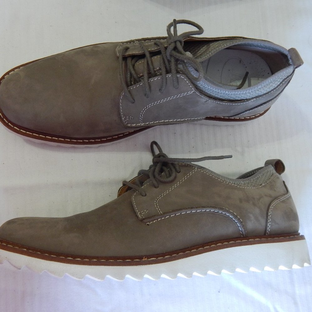 Bass Dirty Buck 2.0 Suede Lace Up Men's shoes - US 9M - Picture 2 of 5